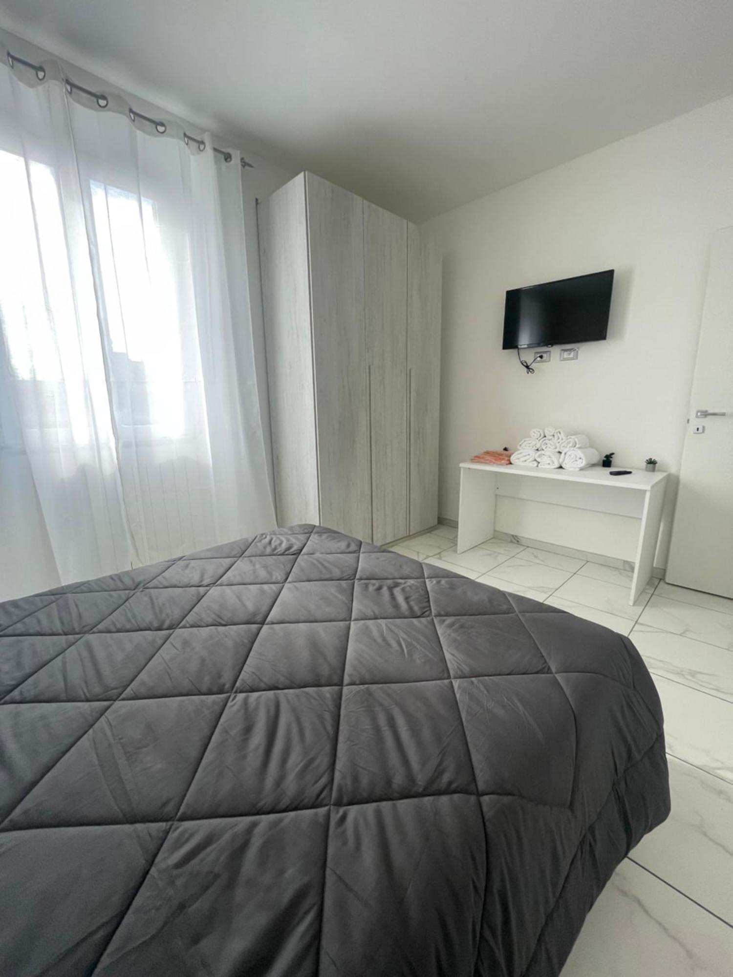 Montenero Suite Milaan Buitenkant foto